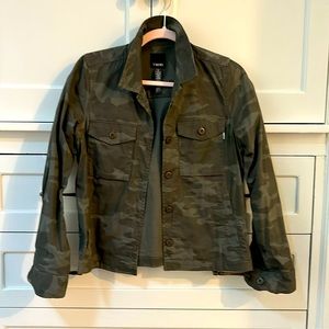 Vuori Ripstock lightweight jacket.